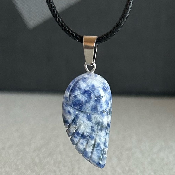 Sodalite Angel Wing Pendant Natural Crystal Gemstone Necklace - Picture 1 of 3
